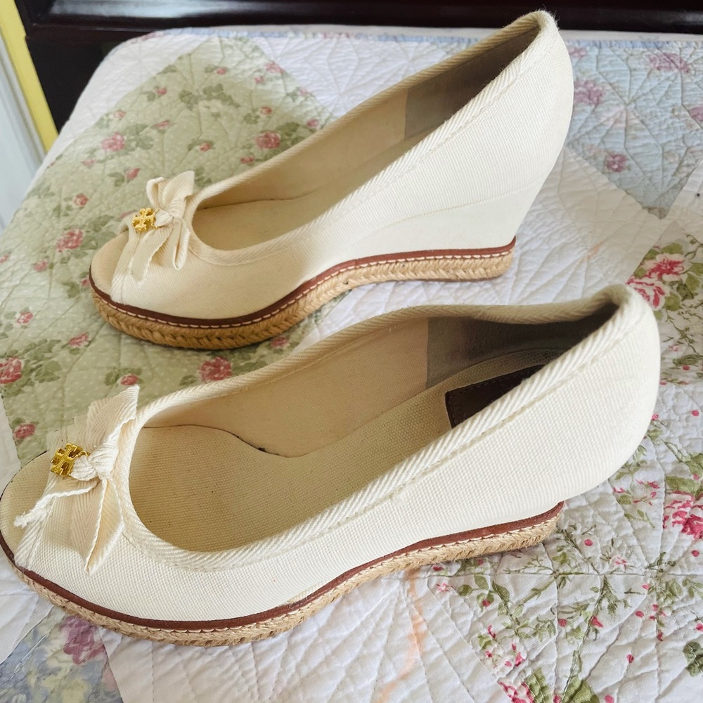 Shoes - Picture 5 of 8